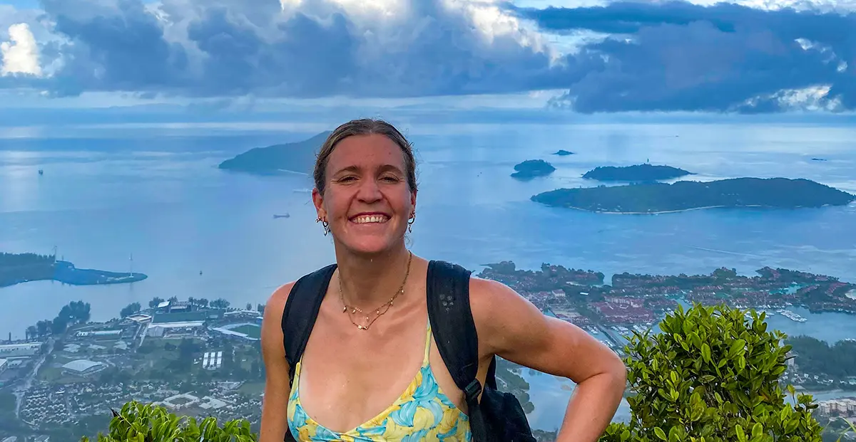 Dezember: Während Lea sich bei der Bundeswehr weiterbildet, spielte Melanie auf den Seychellen